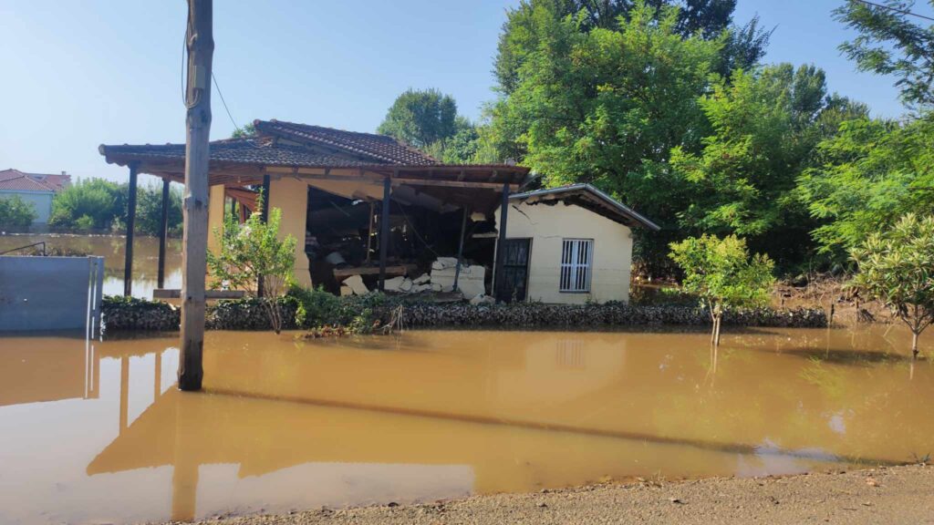 Yπόμνημα των πλημμυροπαθών Μ. Καλυβίων στον Μητσοτάκη - Ζητούν άμεσα μέτρα στήριξης